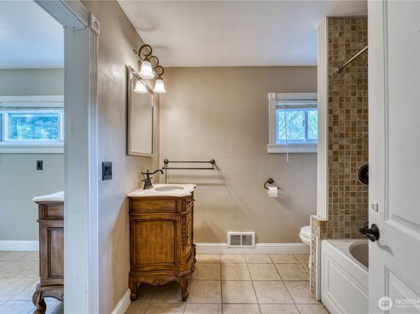 1355 Ahlstrom Road E, Port Orchard WA 98366