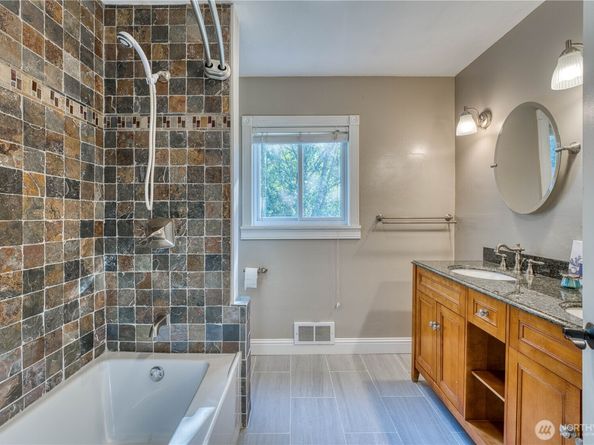 1355 Ahlstrom Road E, Port Orchard WA 98366
