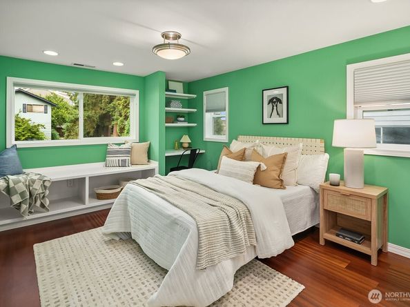 909 110th Avenue SE, Bellevue WA 98004