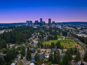909 110th Avenue SE, Bellevue WA 98004
