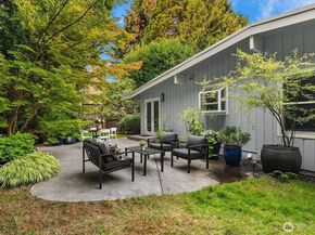 909 110th Avenue SE, Bellevue WA 98004