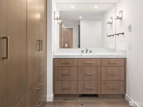 1620 43rd Avenue E 5B, Seattle WA 98112