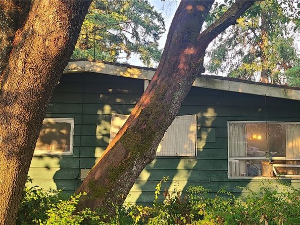 15314 SE Newport Way, Bellevue WA 98006