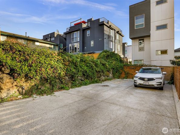 901 28th Avenue S G, Seattle WA 98144