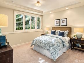 1044 89th Ave NE, Bellevue WA 98004