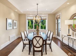 1044 89th Ave NE, Bellevue WA 98004