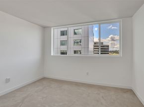 300 110th Avenue NE 605, Bellevue WA 98004