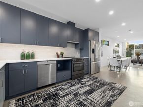 6614 Carleton Avenue S B, Seattle WA 98108