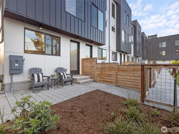 6614 Carleton Avenue S B, Seattle WA 98108