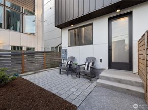 6614 Carleton Avenue S B, Seattle WA 98108