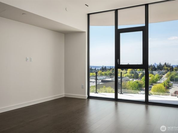 838 Avenue Square NE 1003, Bellevue WA 98004