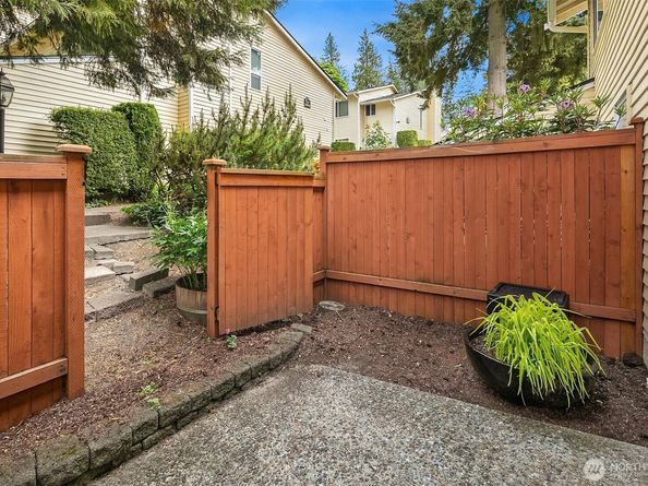 12024 101st Avenue NE E3, Kirkland WA 98034