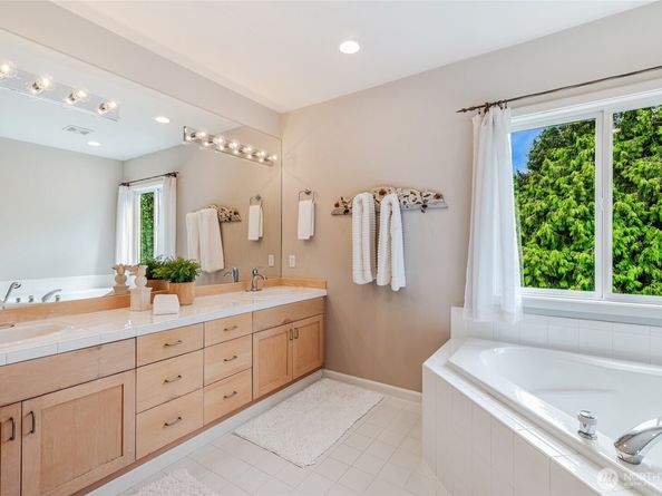 11120 NE 106th Place, Kirkland WA 98033