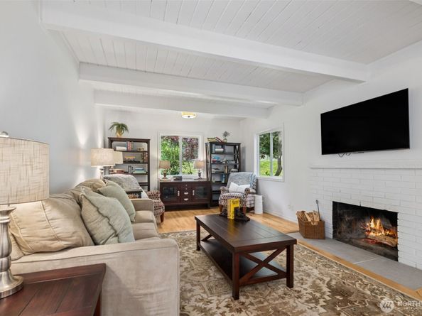 15715 249 Avenue SE, Issaquah WA 98027
