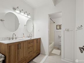 15715 249 Avenue SE, Issaquah WA 98027