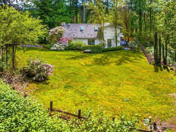 15715 249 Avenue SE, Issaquah WA 98027