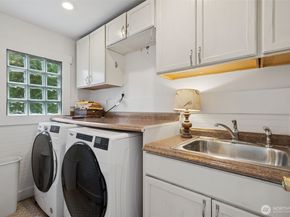 15715 249 Avenue SE, Issaquah WA 98027