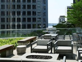 909 5th Avenue 204, Seattle WA 98164