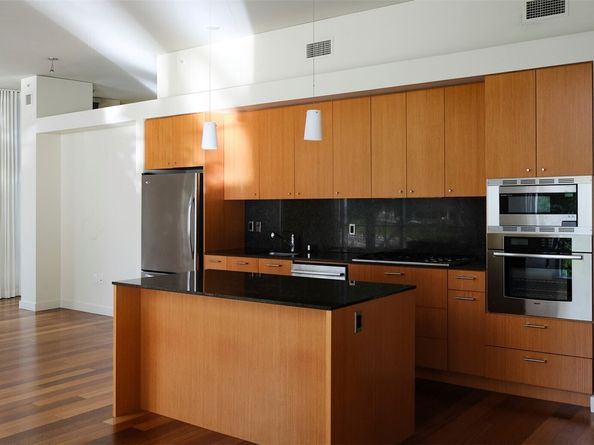 909 5th Avenue 204, Seattle WA 98164
