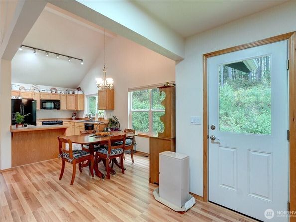9535 Olalla Valley Road SE, Port Orchard WA 98367