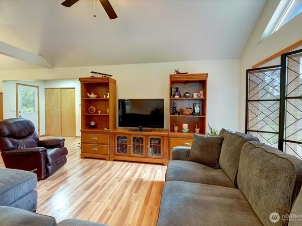 9535 Olalla Valley Road SE, Port Orchard WA 98367