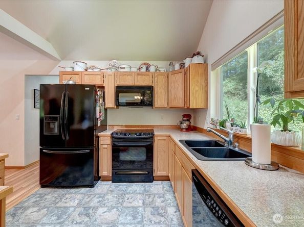 9535 Olalla Valley Road SE, Port Orchard WA 98367