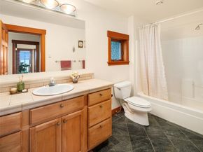 18005 Thorsen Road SW, Vashon WA 98070