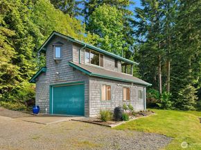 18005 Thorsen Road SW, Vashon WA 98070