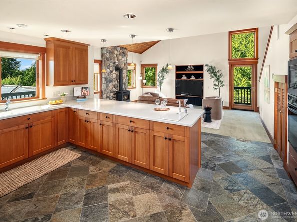 18005 Thorsen Road SW, Vashon WA 98070