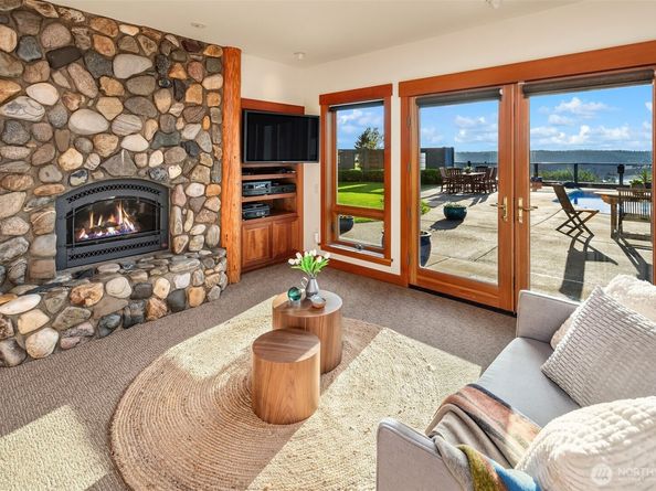 18005 Thorsen Road SW, Vashon WA 98070