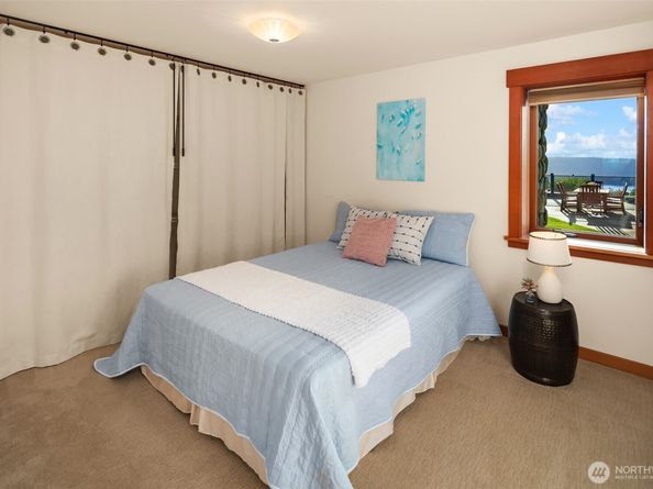 18005 Thorsen Road SW, Vashon WA 98070