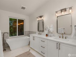 7429 NE 129th Street, Kirkland WA 98034