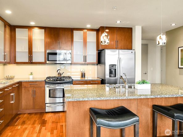 2121 Terry Avenue N1203, Seattle WA 98121