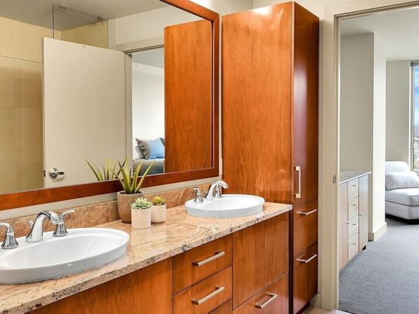 2121 Terry Avenue N1203, Seattle WA 98121