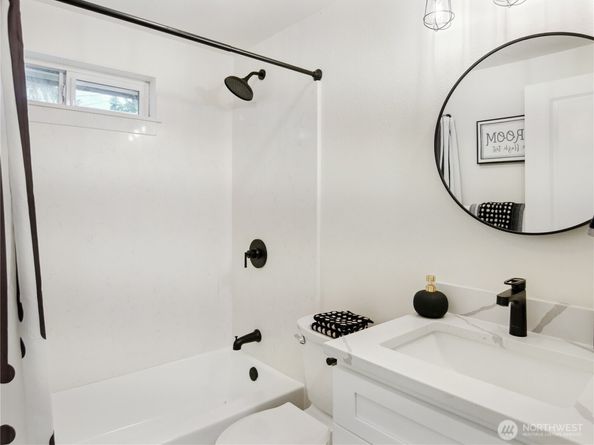 18312 8th Avenue NE, Shoreline WA 98155