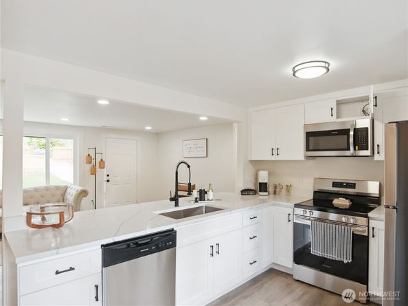 18312 8th Avenue NE, Shoreline WA 98155