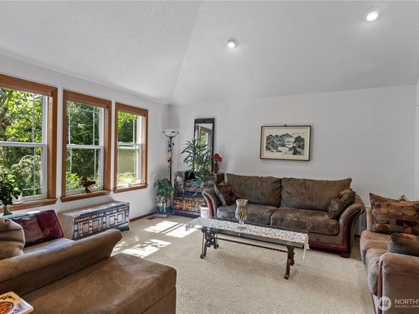 932 Pike Place NE, Auburn WA 98002