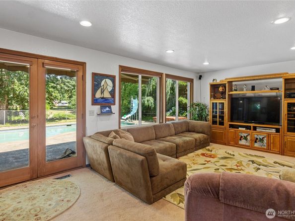 932 Pike Place NE, Auburn WA 98002
