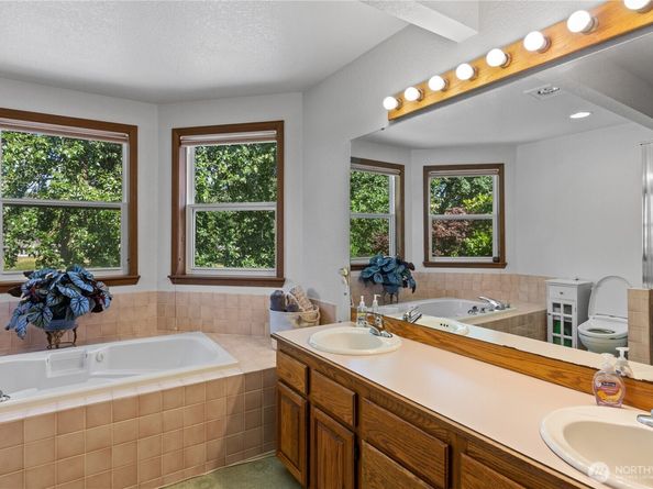 932 Pike Place NE, Auburn WA 98002