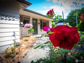 10722 NE 142nd Street, Kirkland WA 98034