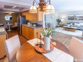 10722 NE 142nd Street, Kirkland WA 98034