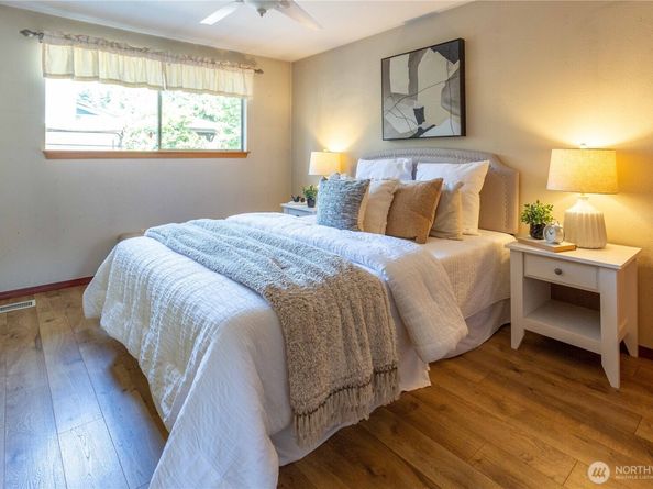 10722 NE 142nd Street, Kirkland WA 98034