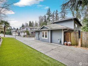 6211 116th Avenue NE, Kirkland WA 98033