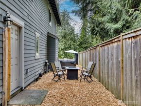 6211 116th Avenue NE, Kirkland WA 98033