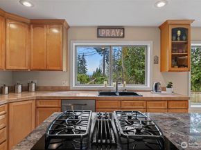 6211 116th Avenue NE, Kirkland WA 98033