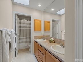 6211 116th Avenue NE, Kirkland WA 98033