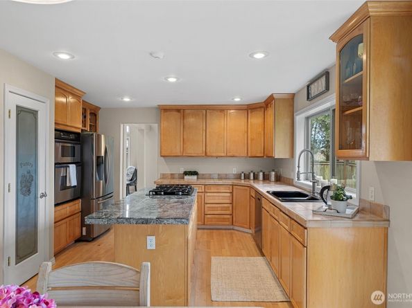 6211 116th Avenue NE, Kirkland WA 98033