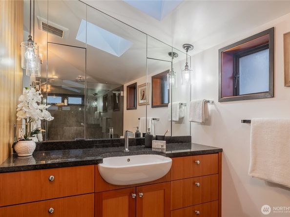 2235 Fairview Avenue E 12, Seattle WA 98102