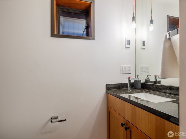 2235 Fairview Avenue E 12, Seattle WA 98102