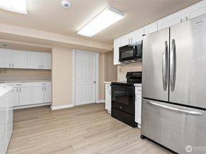 800 S 249th Street, Des Moines WA 98198